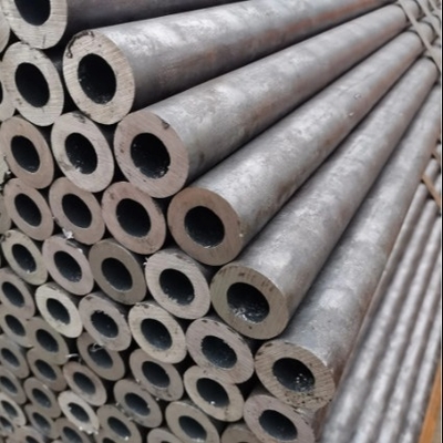 ASTM ST37 ST52 ท่อเหล็กคาร์บอนไม่มีรอยต่อรีดเย็นสำหรับท่อแลกเปลี่ยนความร้อน 300 มม