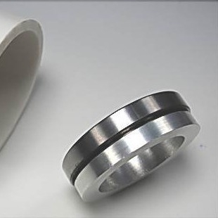 SAE52100 / GCr15 / 100Cr6 / SUJ2 BEARING STEEL TUBE แบริ่งท่อเหล็กคาร์บอนไม่มีรอยต่อพื้นผิว Decarburized ตื้น